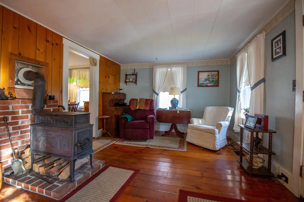 1252 Bearcamp Highway Tamworth NH 03883