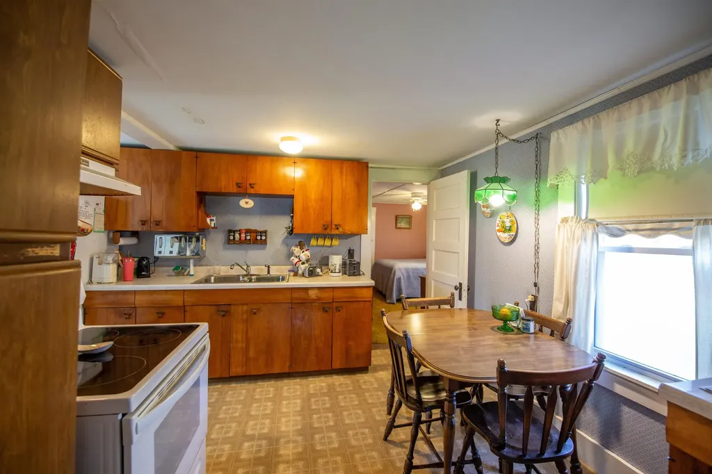 1252 Bearcamp Highway Tamworth NH 03883