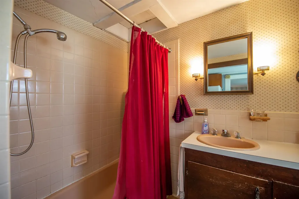 1252 Bearcamp Highway Tamworth NH 03883