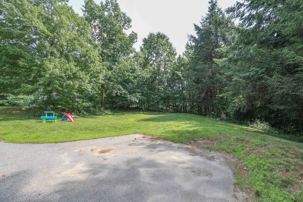 44A Rollins Road Epping NH 03042