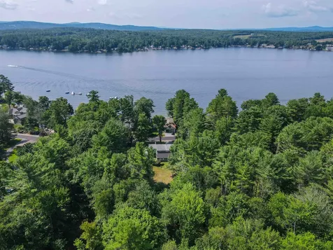 72 Shore Road Gilford NH 03249