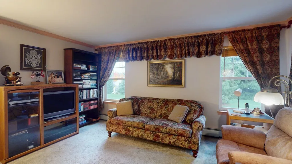 4 Bow Center Road Bow NH 03304-4240