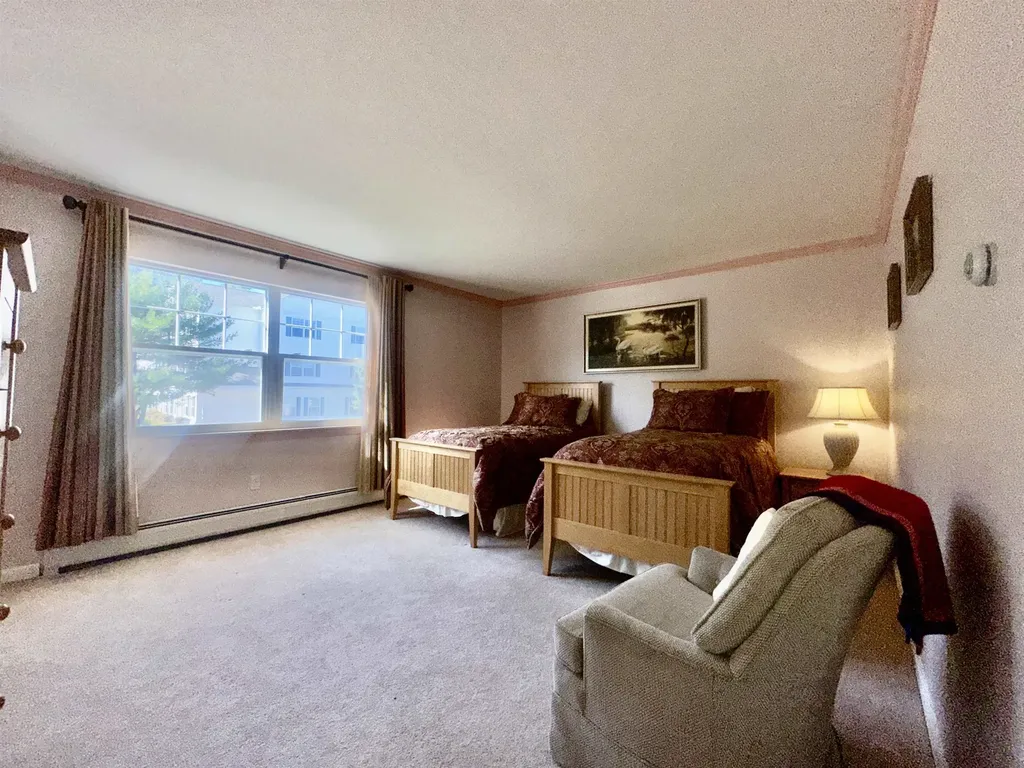 4 Bow Center Road Bow NH 03304-4240