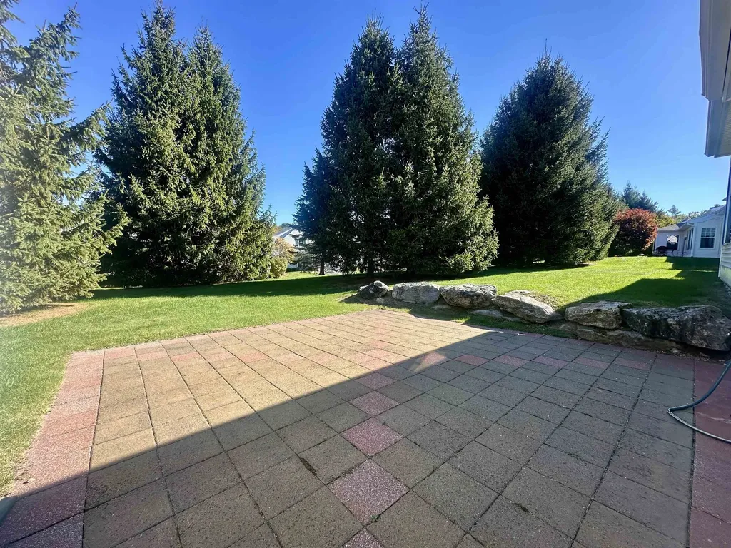 4 Bow Center Road Bow NH 03304-4240