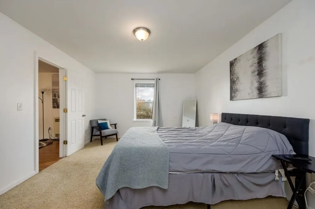 27 Ash Street Hartford VT 05001