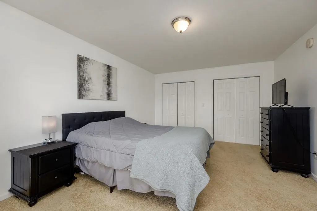 27 Ash Street Hartford VT 05001