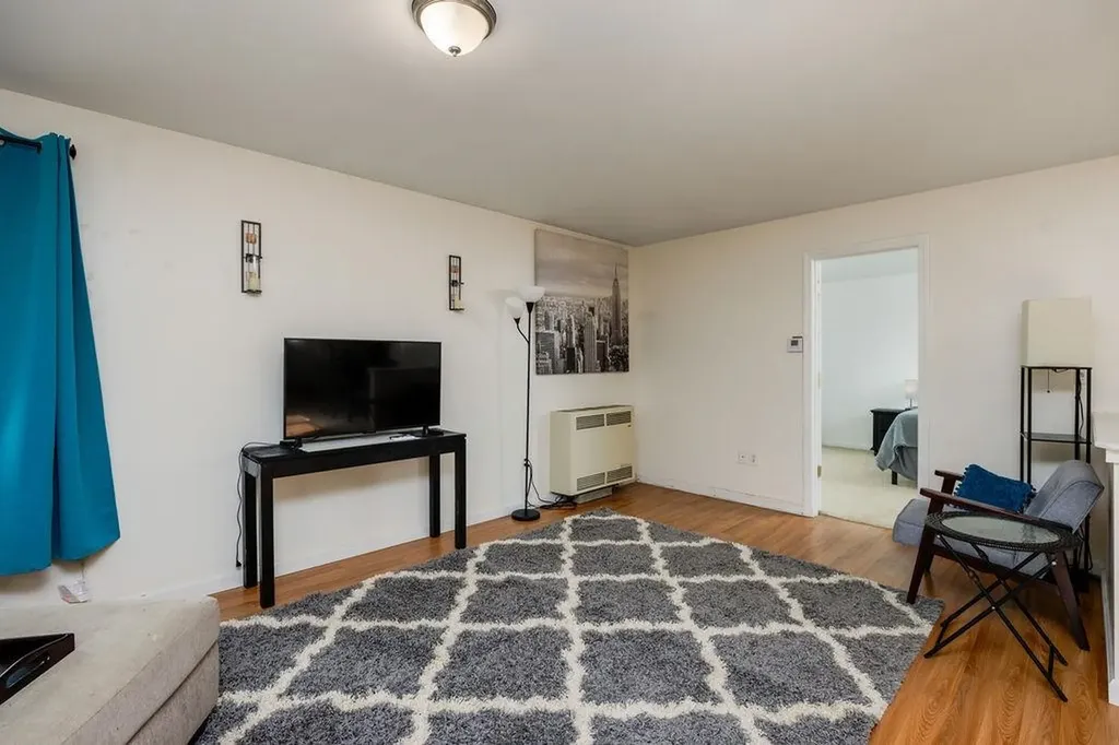 27 Ash Street Hartford VT 05001