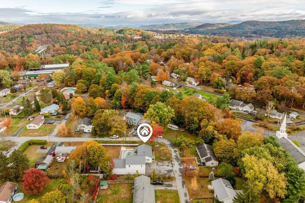 27 Ash Street Hartford VT 05001