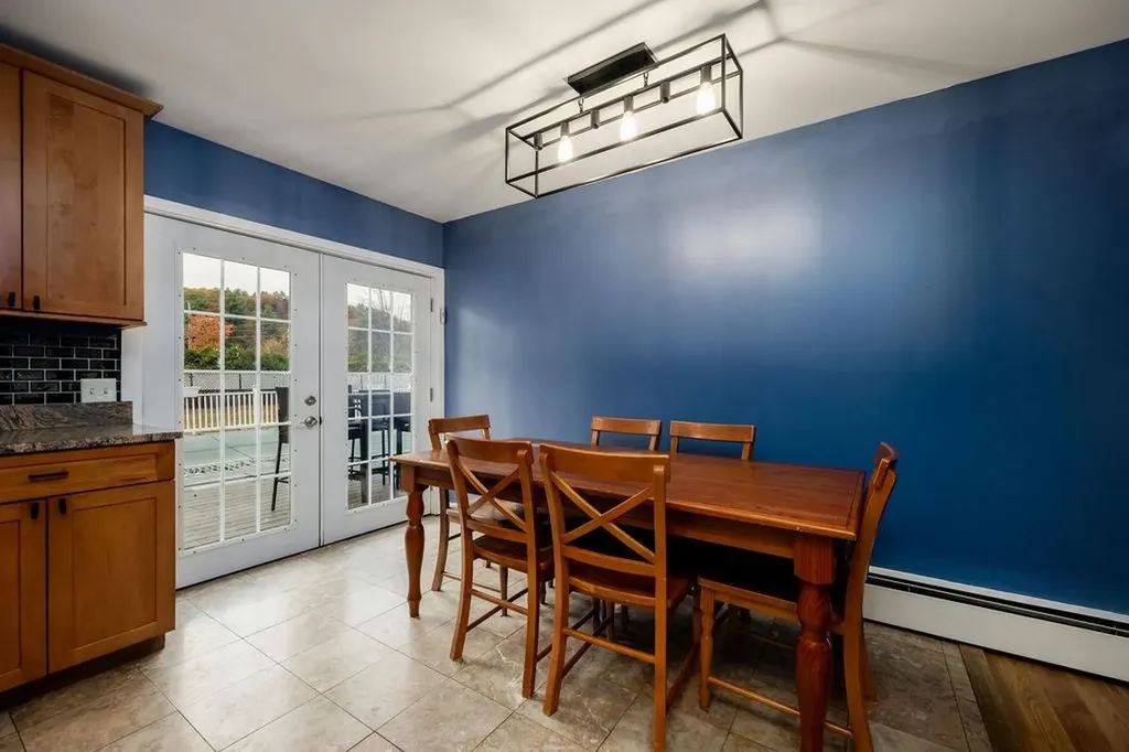 27 Ash Street Hartford VT 05001