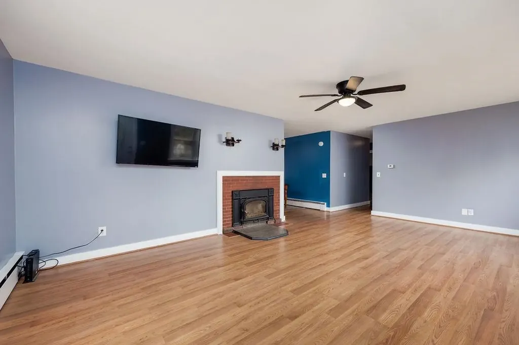 27 Ash Street Hartford VT 05001