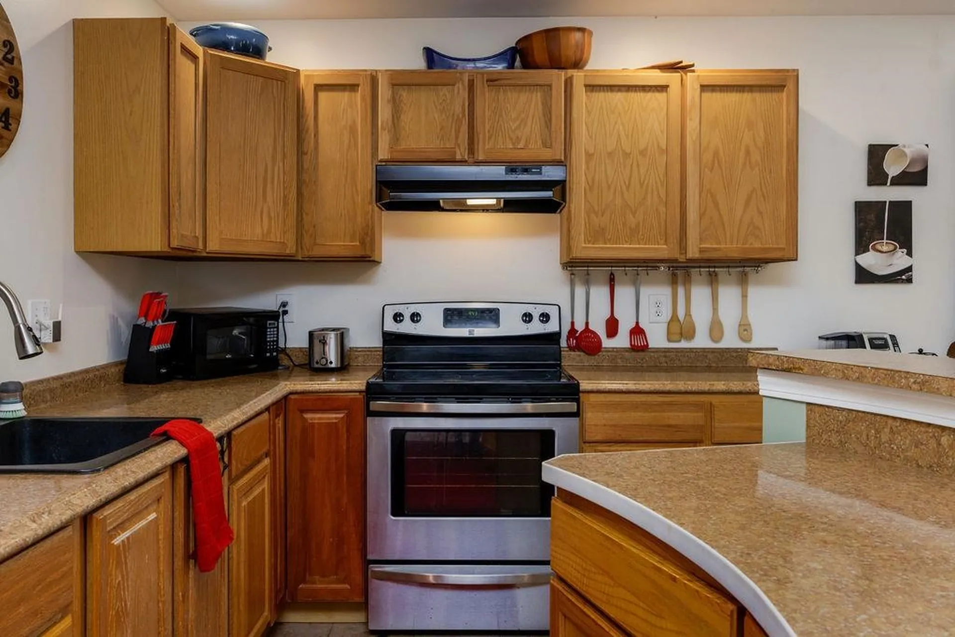 27 Ash Street Hartford VT 05001