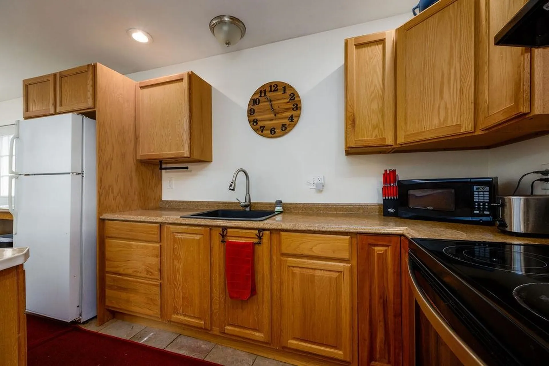 27 Ash Street Hartford VT 05001