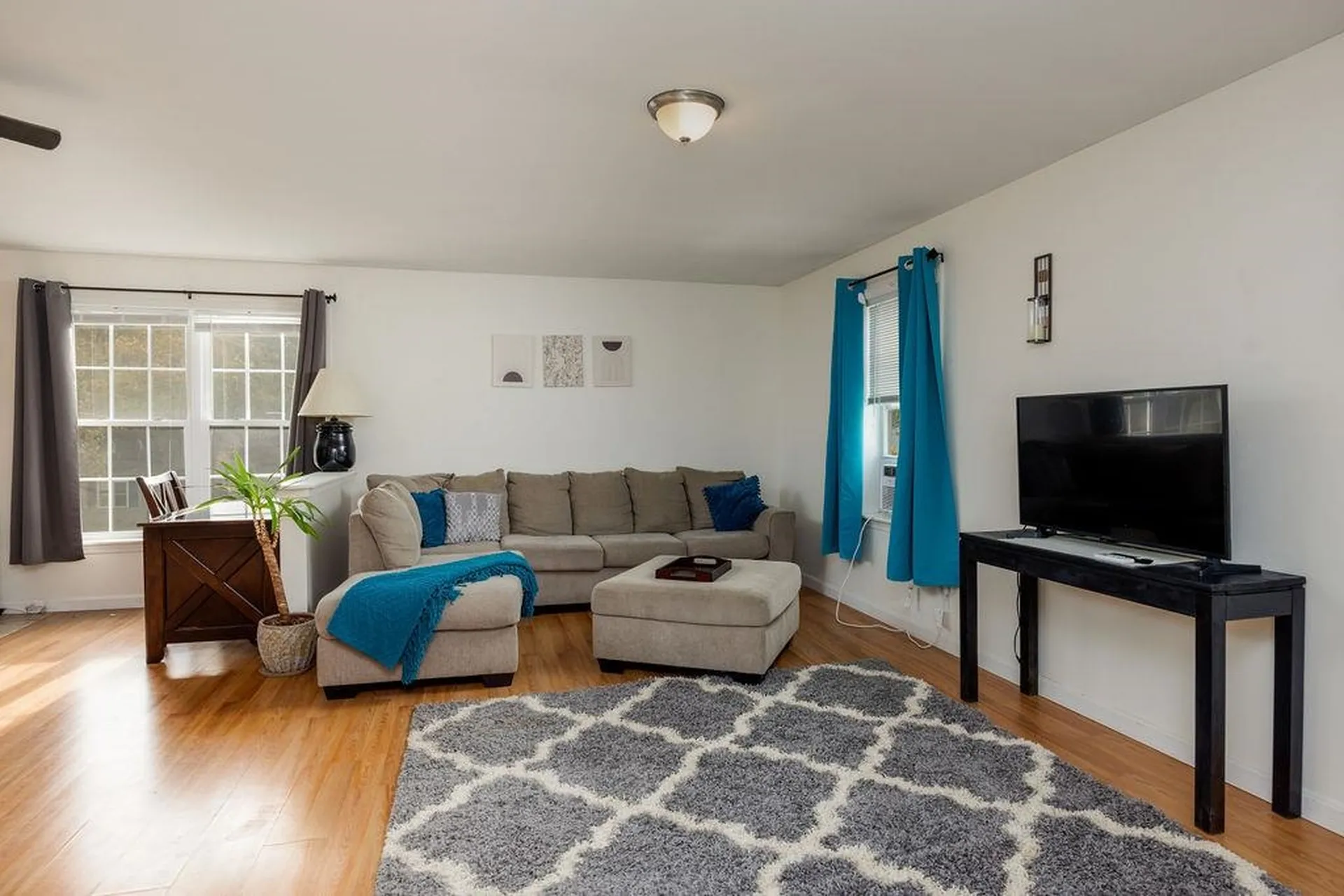 27 Ash Street Hartford VT 05001