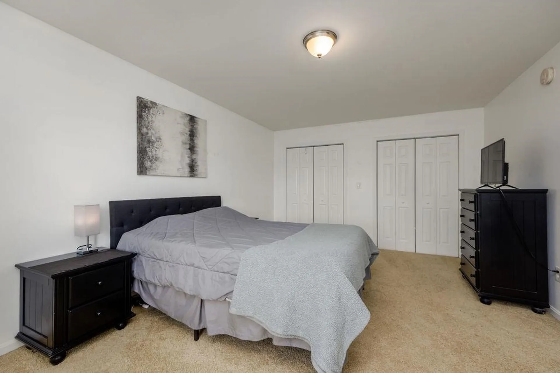 27 Ash Street Hartford VT 05001