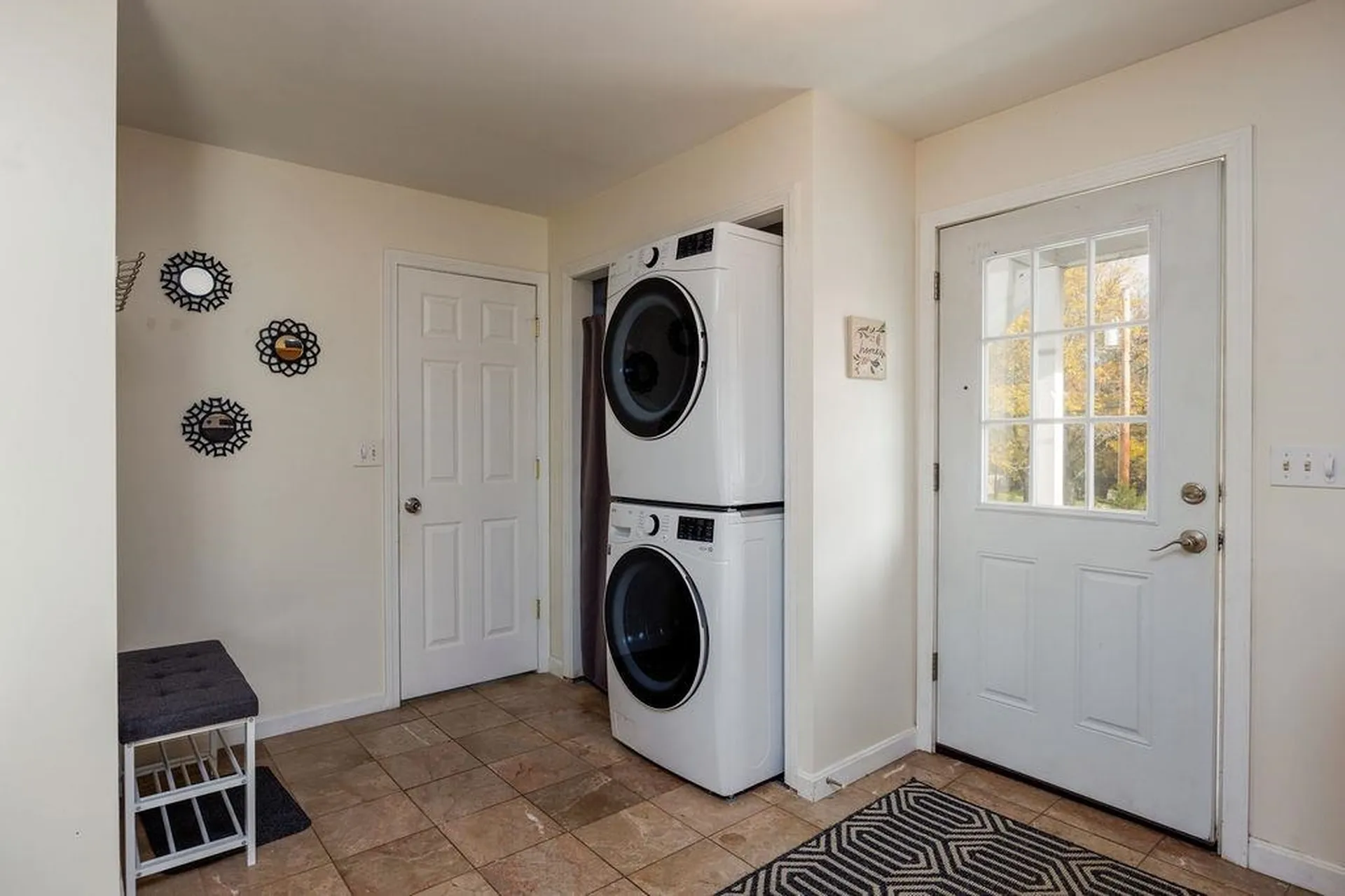 27 Ash Street Hartford VT 05001