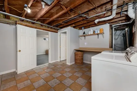 27 Ash Street Hartford VT 05001