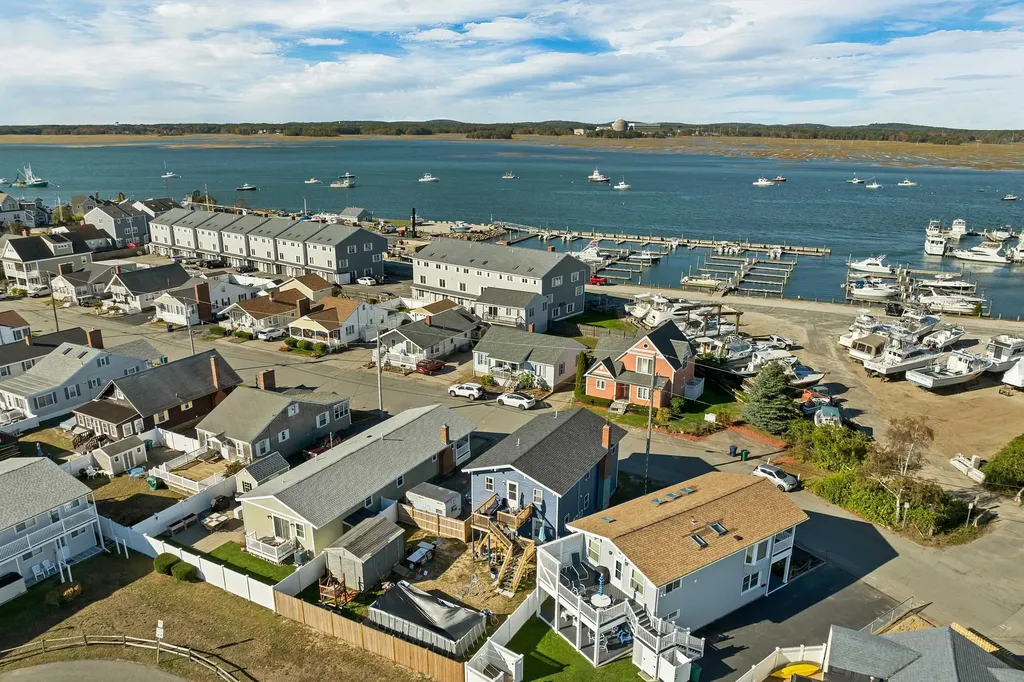 3 Harris Avenue Hampton NH 03842