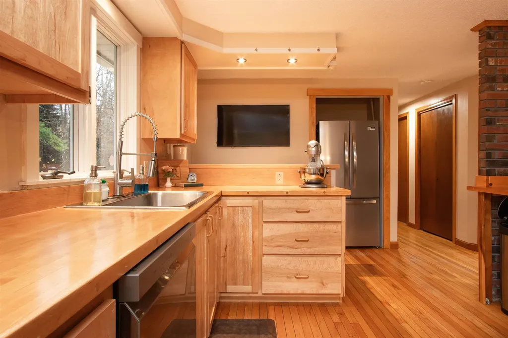 431 Old County Road Waterford VT 05848