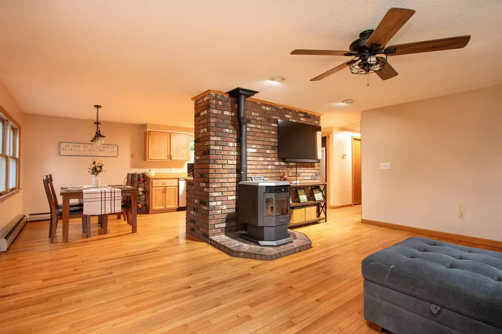 431 Old County Road Waterford VT 05848