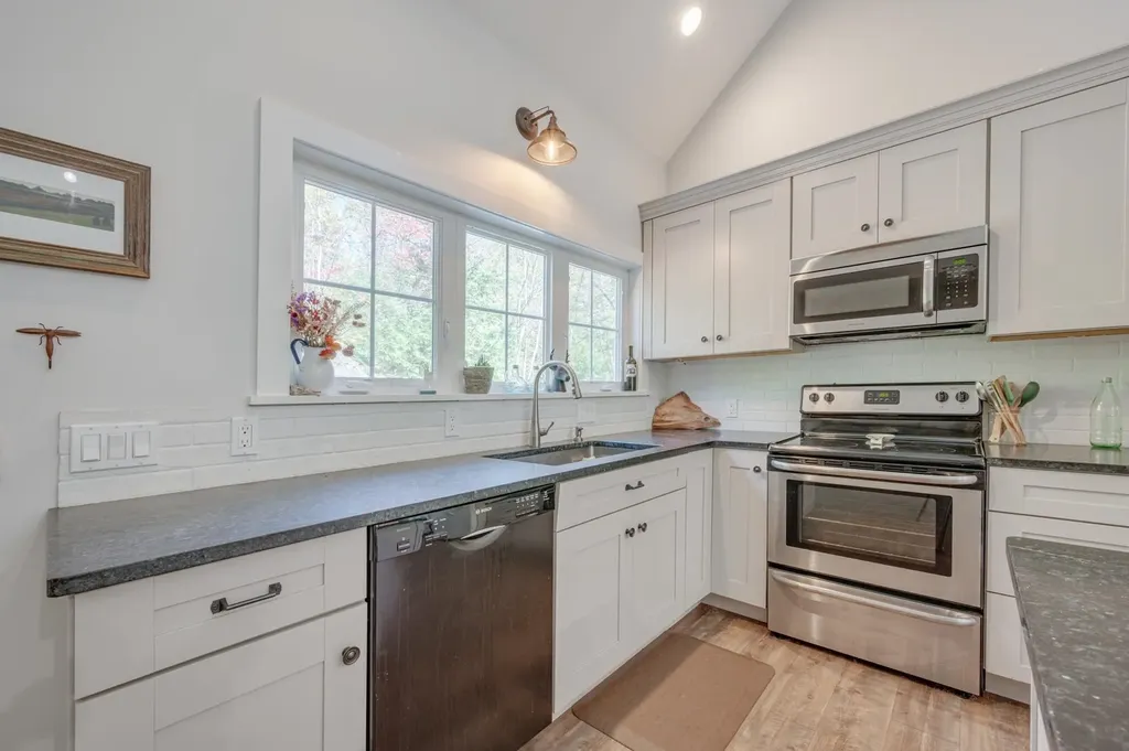 108 Circle View Drive Newbury NH 03255