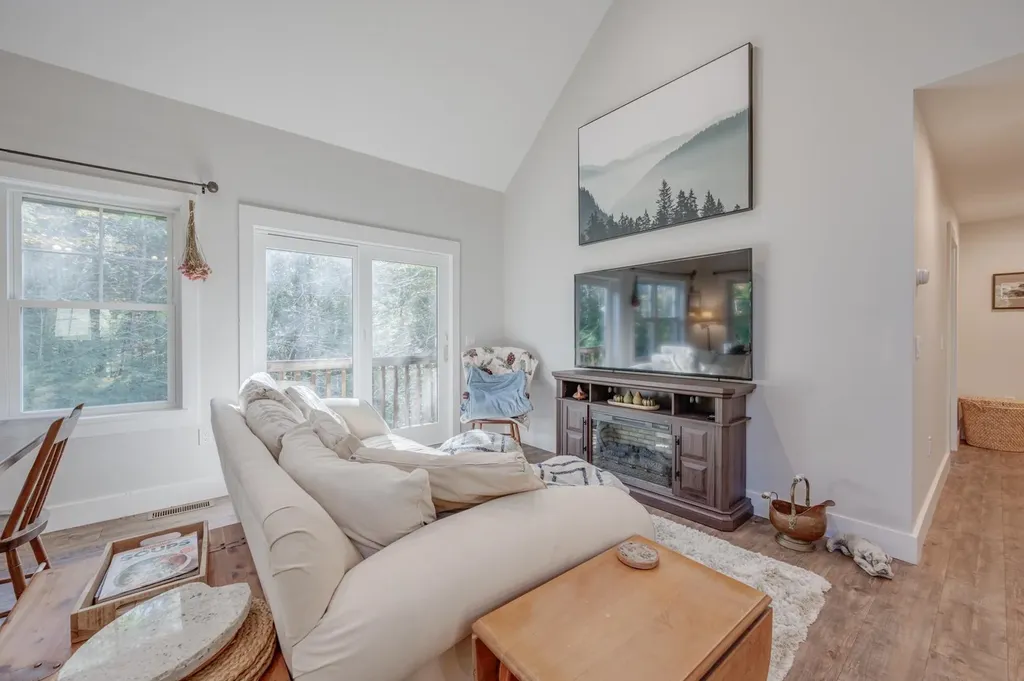 108 Circle View Drive Newbury NH 03255