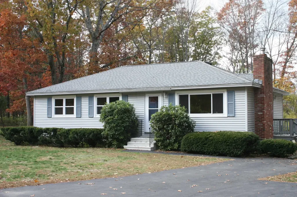 4 Venne Circle Concord NH 03301