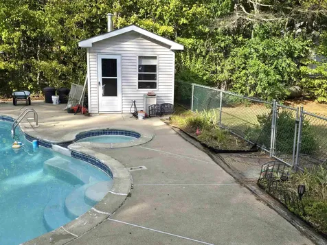 4 Venne Circle Concord NH 03301