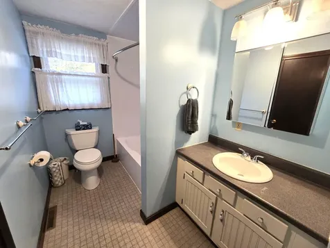 4 Venne Circle Concord NH 03301