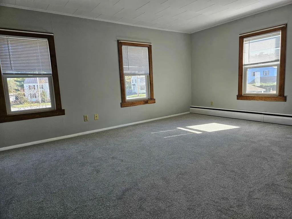 16 Mckenzie Drive Claremont NH 03743