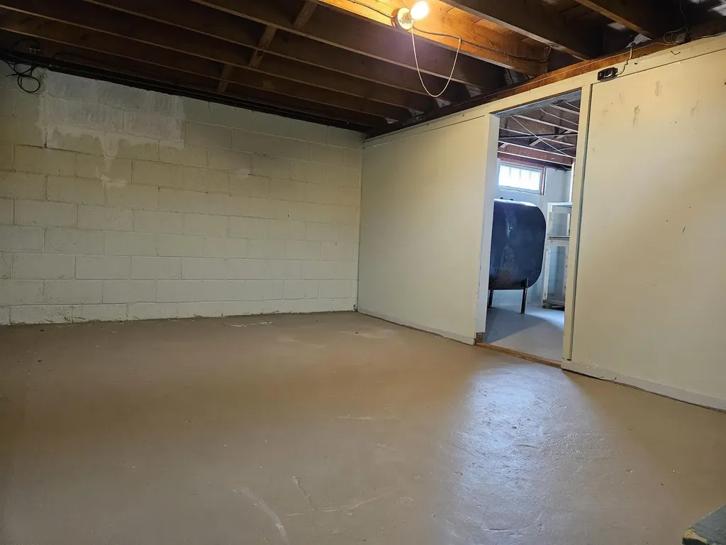 16 Mckenzie Drive Claremont NH 03743