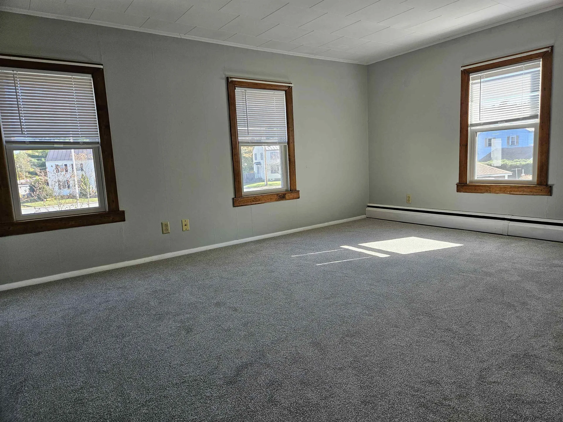 16 Mckenzie Drive Claremont NH 03743