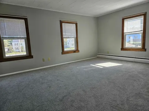 16 Mckenzie Drive Claremont NH 03743