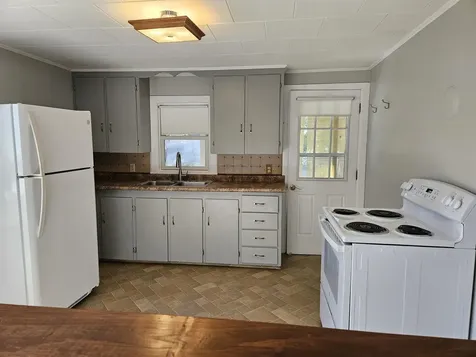 16 Mckenzie Drive Claremont NH 03743