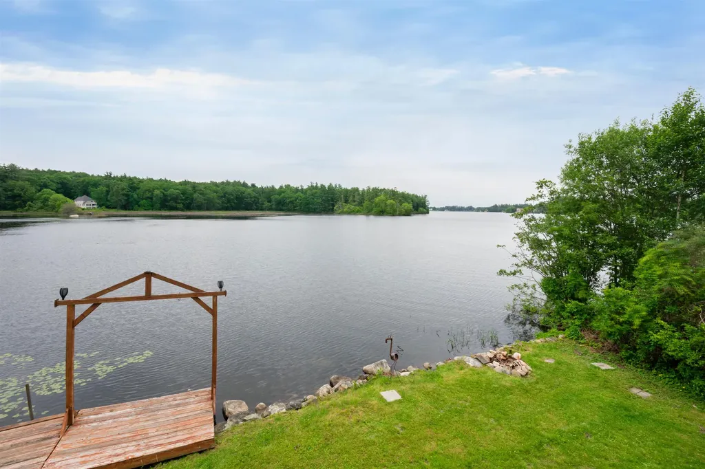 108 South Shore Road Windham NH 03087