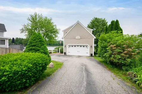 108 South Shore Road Windham NH 03087