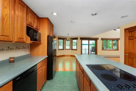 108 South Shore Road Windham NH 03087