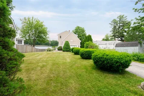 108 South Shore Road Windham NH 03087