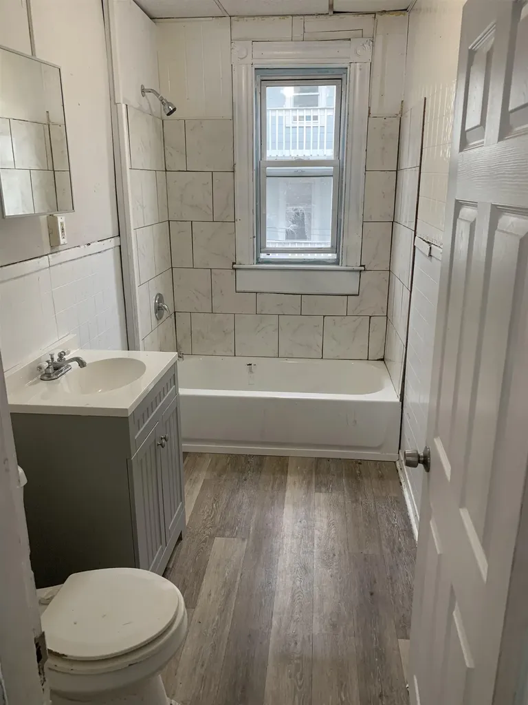 328 Cedar Street Manchester NH 03103