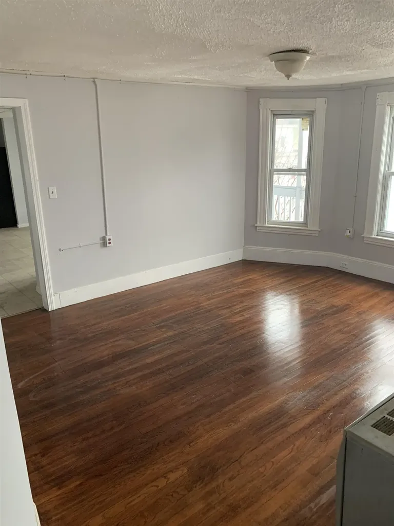 328 Cedar Street Manchester NH 03103