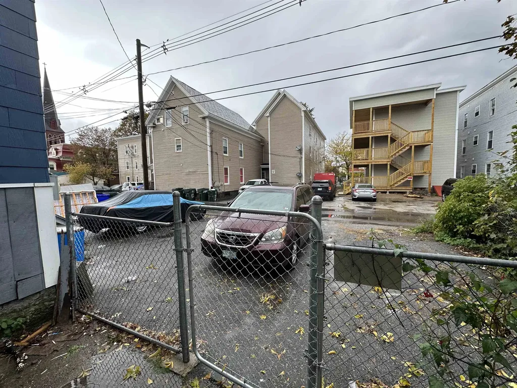 328 Cedar Street Manchester NH 03103