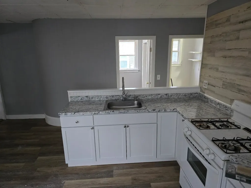 328 Cedar Street Manchester NH 03103