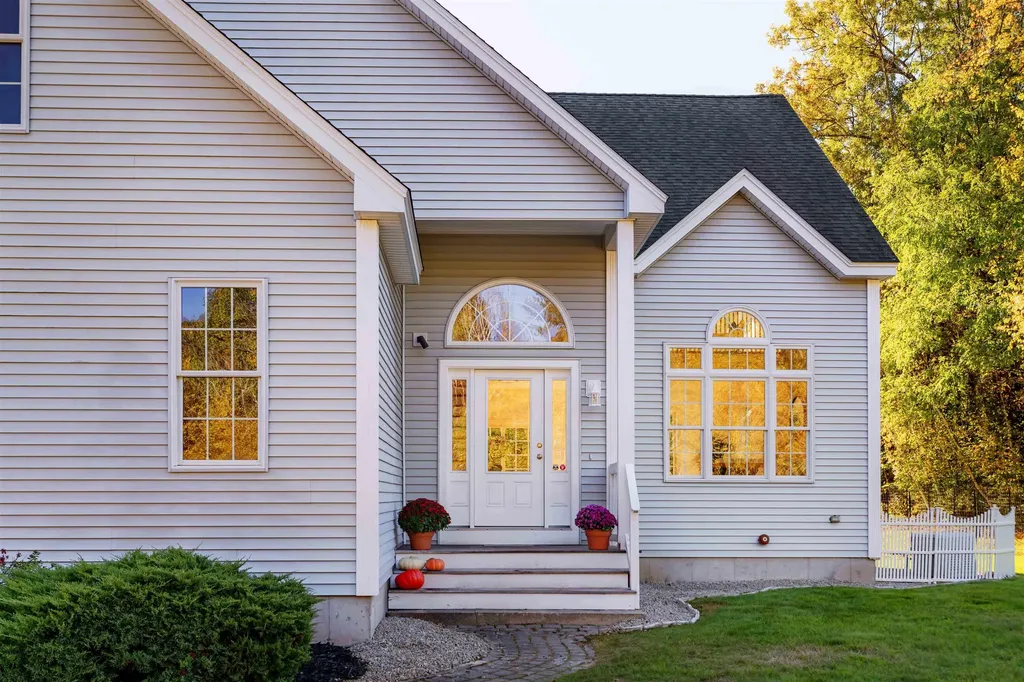 2 Copper Hill Road Hudson NH 03051-5078