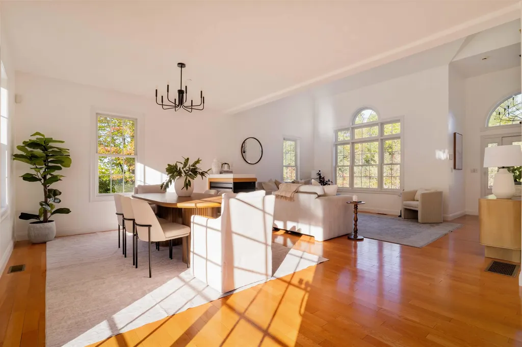 2 Copper Hill Road Hudson NH 03051-5078