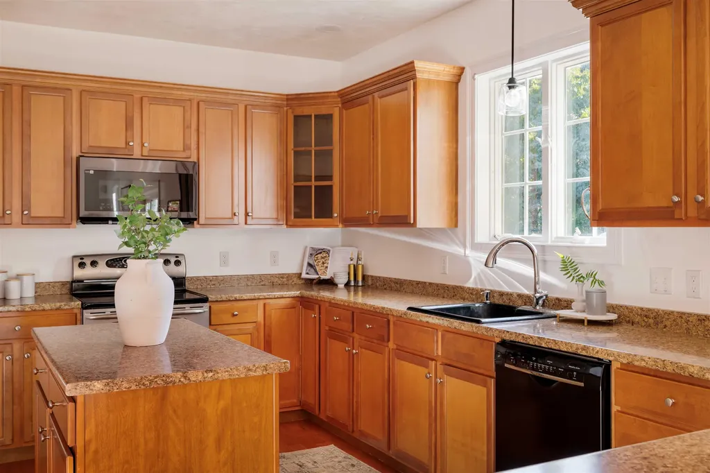 2 Copper Hill Road Hudson NH 03051-5078