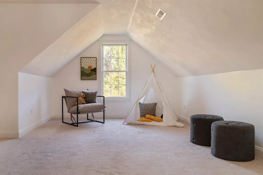 2 Copper Hill Road Hudson NH 03051-5078