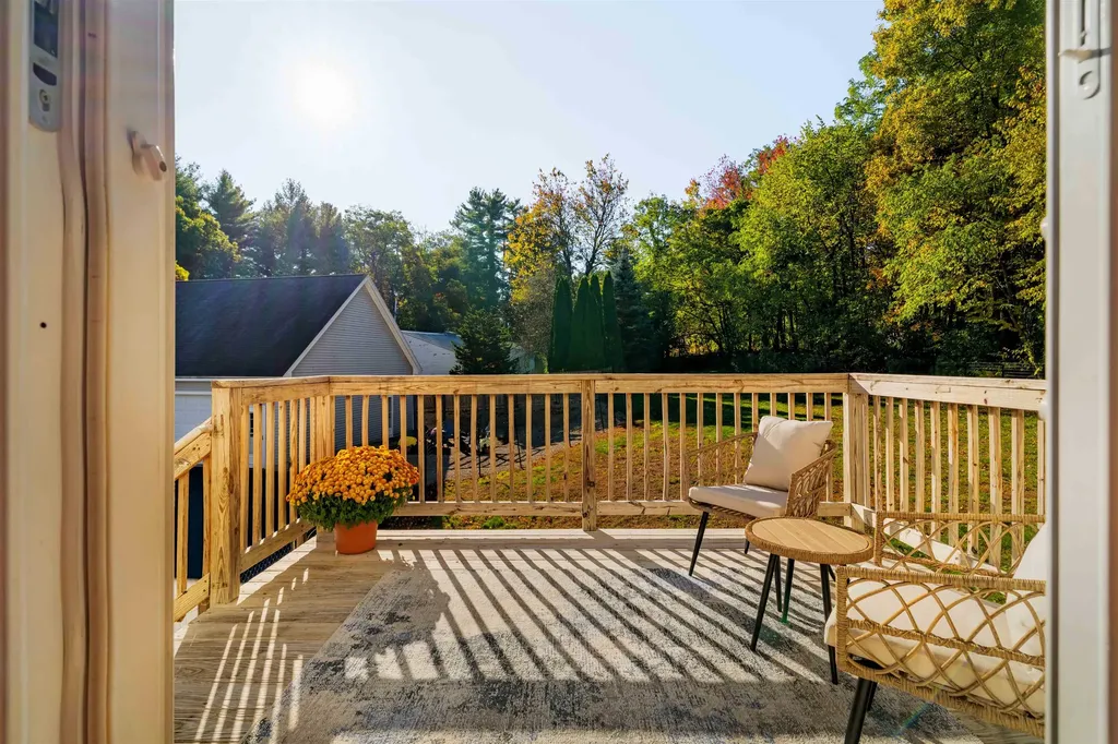 2 Copper Hill Road Hudson NH 03051-5078