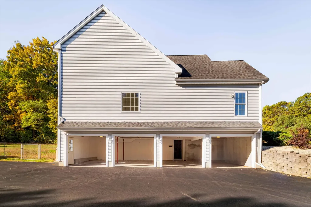 2 Copper Hill Road Hudson NH 03051-5078