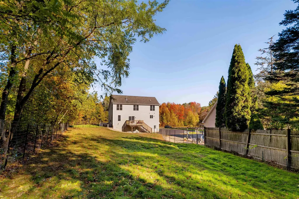 2 Copper Hill Road Hudson NH 03051-5078