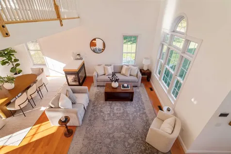 2 Copper Hill Road Hudson NH 03051-5078