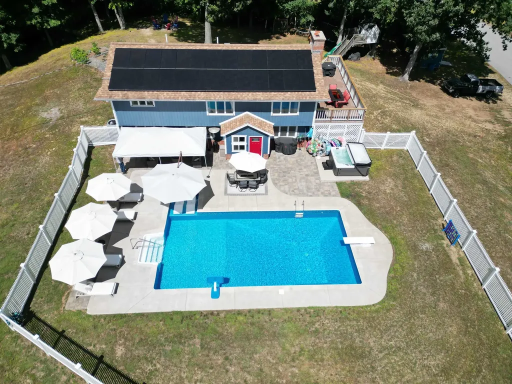 10 Folly Brook Terrace Kingston NH 03848